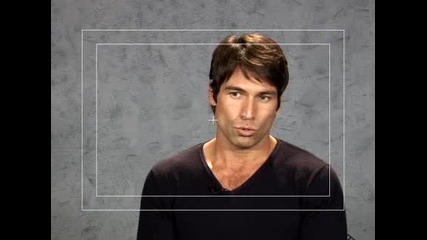 Rafael Amaya es Julian 