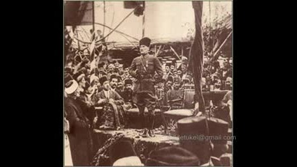 10.yil Marsi ve Atatürk resimleri
