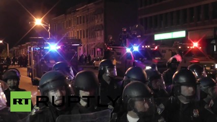 Протестиращи нарушават полицейския час в Балтимор