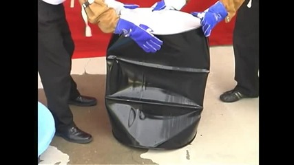 Силата на вакума - 55 Gallon Drum Crush