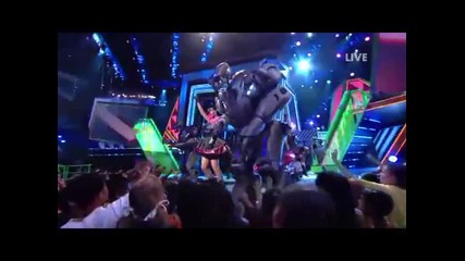 Inappropriate? Rihanna Brings Out The Robots To Perform Rude Boy In Front Of Kids At The Nick Choi 