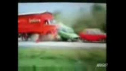 Камион Блъска...