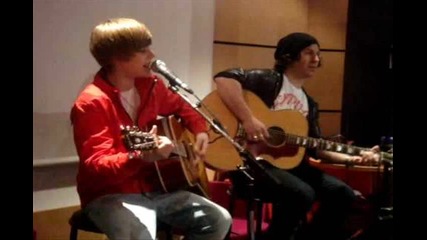 Justin пее Lose Control