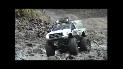 R/c Adventures - Tamiya - Two Fords F350 in rainforest 