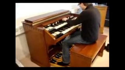 Клавишни музикани инструменти (визия и звук )