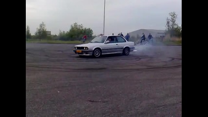 bmw e30 donuts
