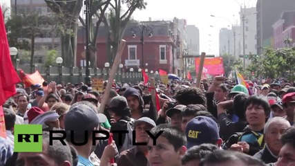 Peru: Fight breaks out at CGTP demo calling for improved labour rights in Lima