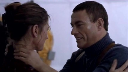 Великолепният филм Извън Контрол (2002)