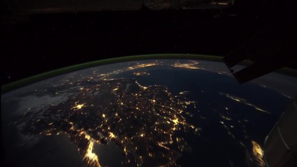 Земята през нощта.. Изумителна гледка!