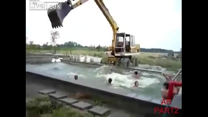Руско парти в басейн - 2ра част