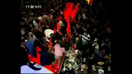 Момиче Припада В Студиото На big Brother