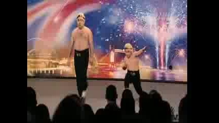 Britains Got Talent 2009 - Грък и неговия син направиха голямо шоу