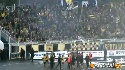 Край на мача в Бургас - радост за Ботев