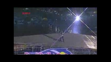 Travis Pastrana Скача с Рали кола и Прави Рекорд 