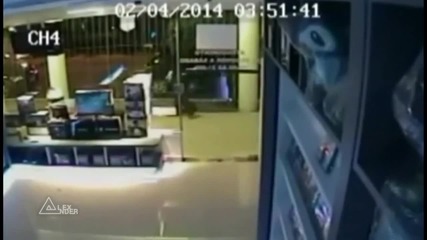 Крадец с прашка краде видео игри