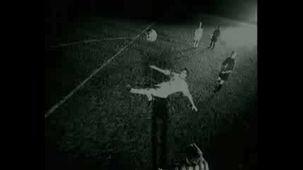 Трудно Се Става Футболна Звезда!! .flv