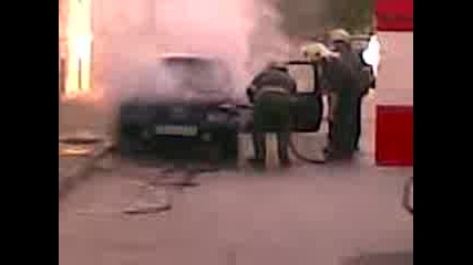 Автомобил Изгоря В Ловеч
