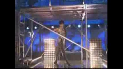 Rihanna - Rehab @ AMA 2008 /Много яко изпълнение на Рианчето/