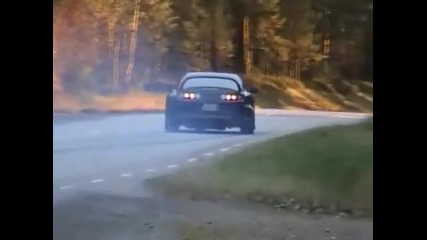 Една много палава Toyota Supra