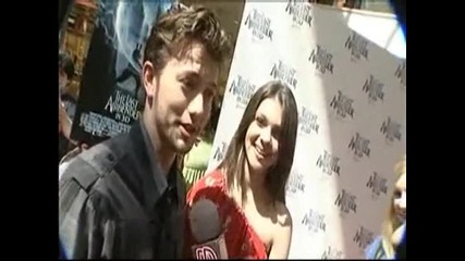 Deco Drive: Airbender Stars visit Aventura Mall 