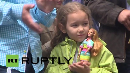 Czech Republic: Ice hockey hero D. Hasek offers GOLD MEDAL to fight Norwegian child care system