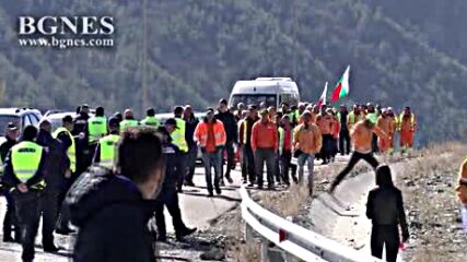 Пътни строители протестираха и край Благоевград
