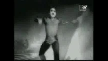 Robbie Williams - Let Me Entertain You