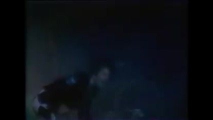 Queen - We Will Rock You ( Интро - Хюстън 1977)