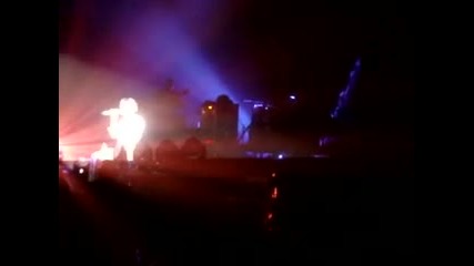 Rihanna - Take a bow (last girl on earth tour 2010) 
