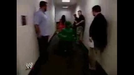 Hornswoggle гони Мelina полугола 