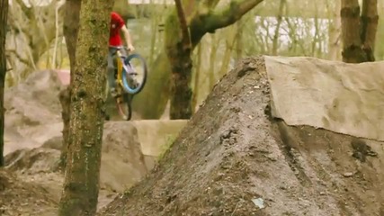 Невероятно каране на колело- Ryan Nangle and Matt Cooper dirt ride 2011 Hd