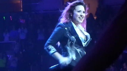 Demi Lovato - Two Pieces Live (runs through Crowd) - 2_11_14 - San Jose, Ca - [hd]