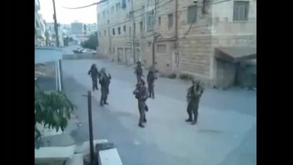 Израелски войници танцуват по време на патрул (ke$ha ) Xd 