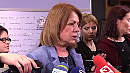Фандъкова: Възложила съм активно да се почиства снега в София