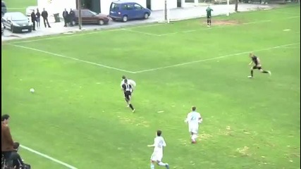 шпагат завършил в каменна стена ;dd 