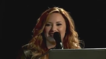 Demi Lovato Funny Moments & Laugh 2011-2012 ( забавни моменти и смях 2011-2012 )