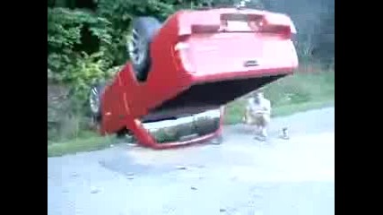 Dodge Ram се обръща 