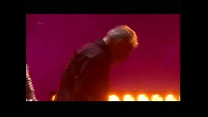 Queen + Adam Lambert - Somebody To Love (live on X-factor 2014)