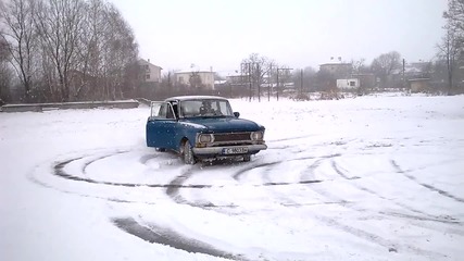 Москвич 408и на сняг