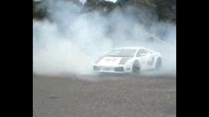 Aussie Lambo 4 Wheel Burnouts