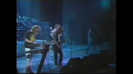Faith No More - Sweet Dreams / Surprise youre dead (via del mar 1991) 