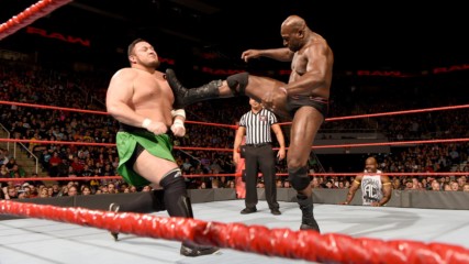 Titus O'Neil vs. Samoa Joe: Raw, Nov. 27, 2017