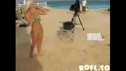Две блондинки се сблъскват - смях 