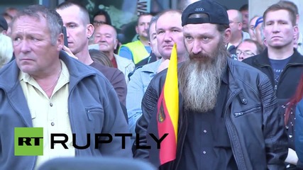 Germany: "Nazis, get out!" Hundreds counter anti-refugee demo