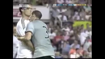 Вижте как Cristiano Ronaldo решава спора си - Голям смяx