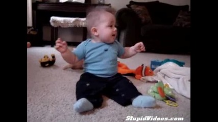 Бебешок денси на Beatbox