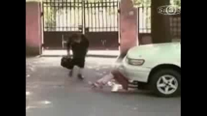 Голи И Смешни - Жената Монтьор