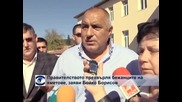 Правителството прехвърля бежанците на кметове, заяви Бойко Борисов