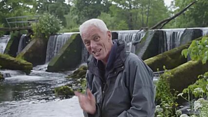 Is River Monsters' host Jeremy Wade removing dams to save salmon.mp4