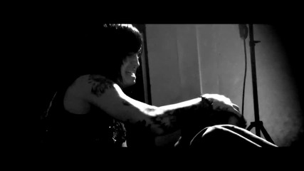 Eyes Set To Kill - Deadly Weapons (feat. Craig Mabbitt) 